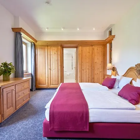 Traube Tonbach Отель 5*